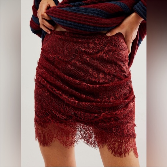 Dresses & Skirts - NWT Free People Zoey lace mini skirt in Henna/Wine combo